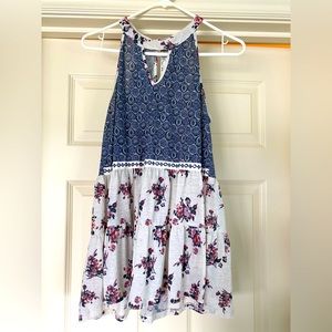Adorable floral high neck tunic tank!
